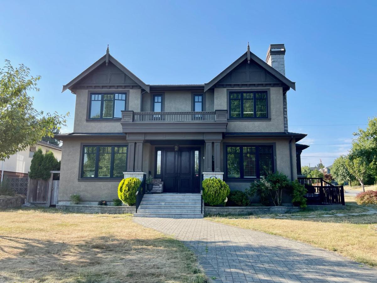 Vancouver Luxury Guesthouse ภายนอก รูปภาพ
