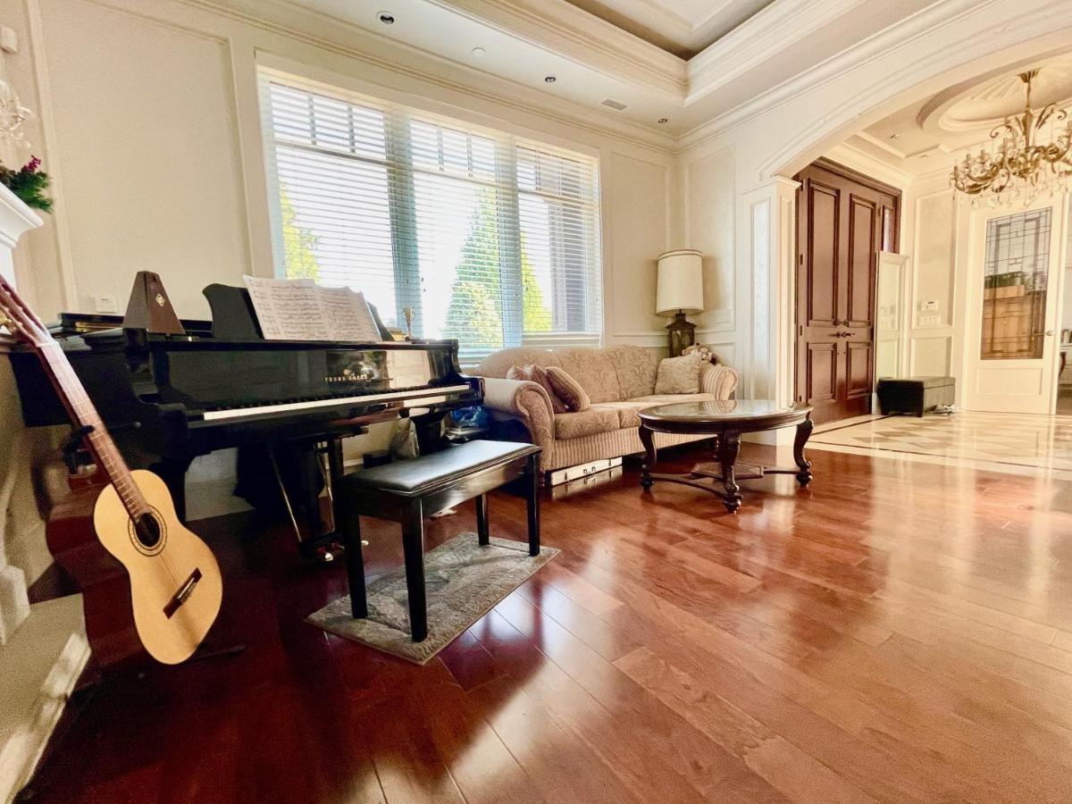 Vancouver Luxury Guesthouse ภายนอก รูปภาพ
