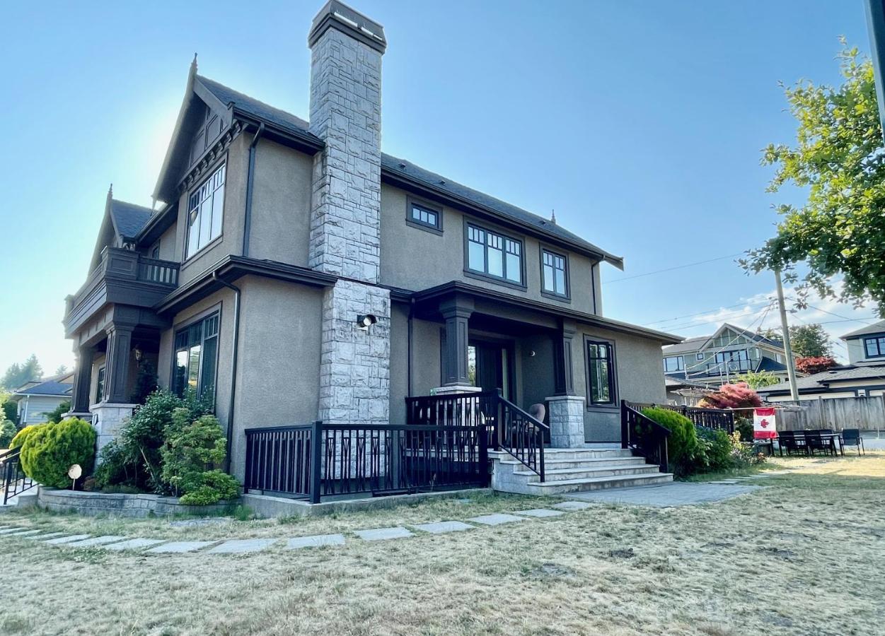 Vancouver Luxury Guesthouse ภายนอก รูปภาพ