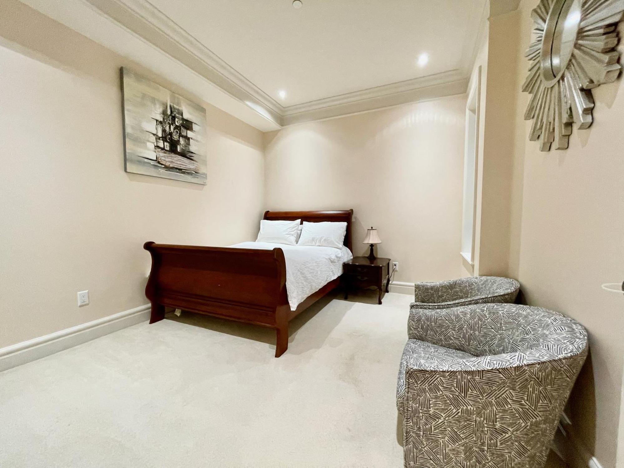 Vancouver Luxury Guesthouse ภายนอก รูปภาพ