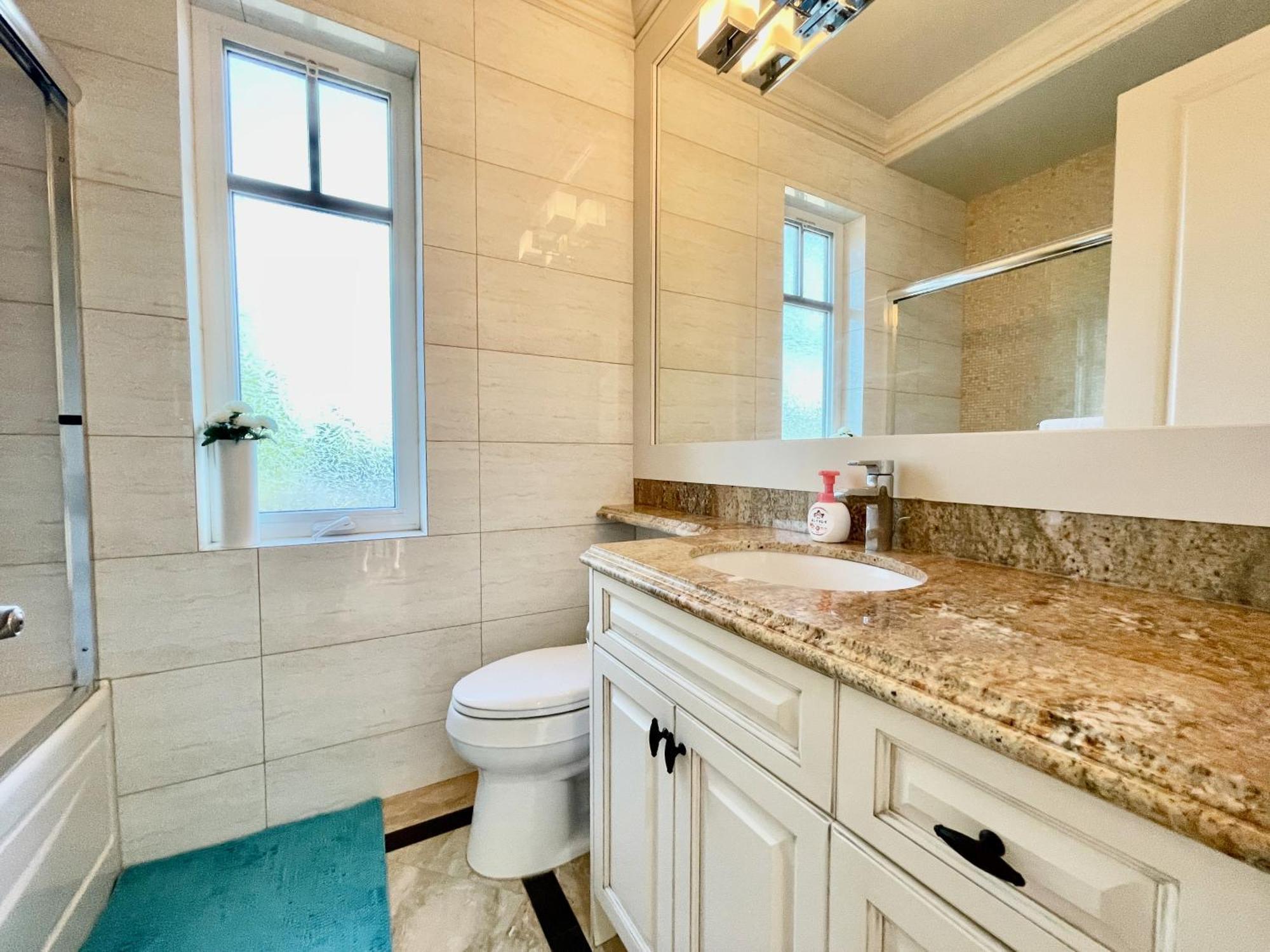 Vancouver Luxury Guesthouse ภายนอก รูปภาพ