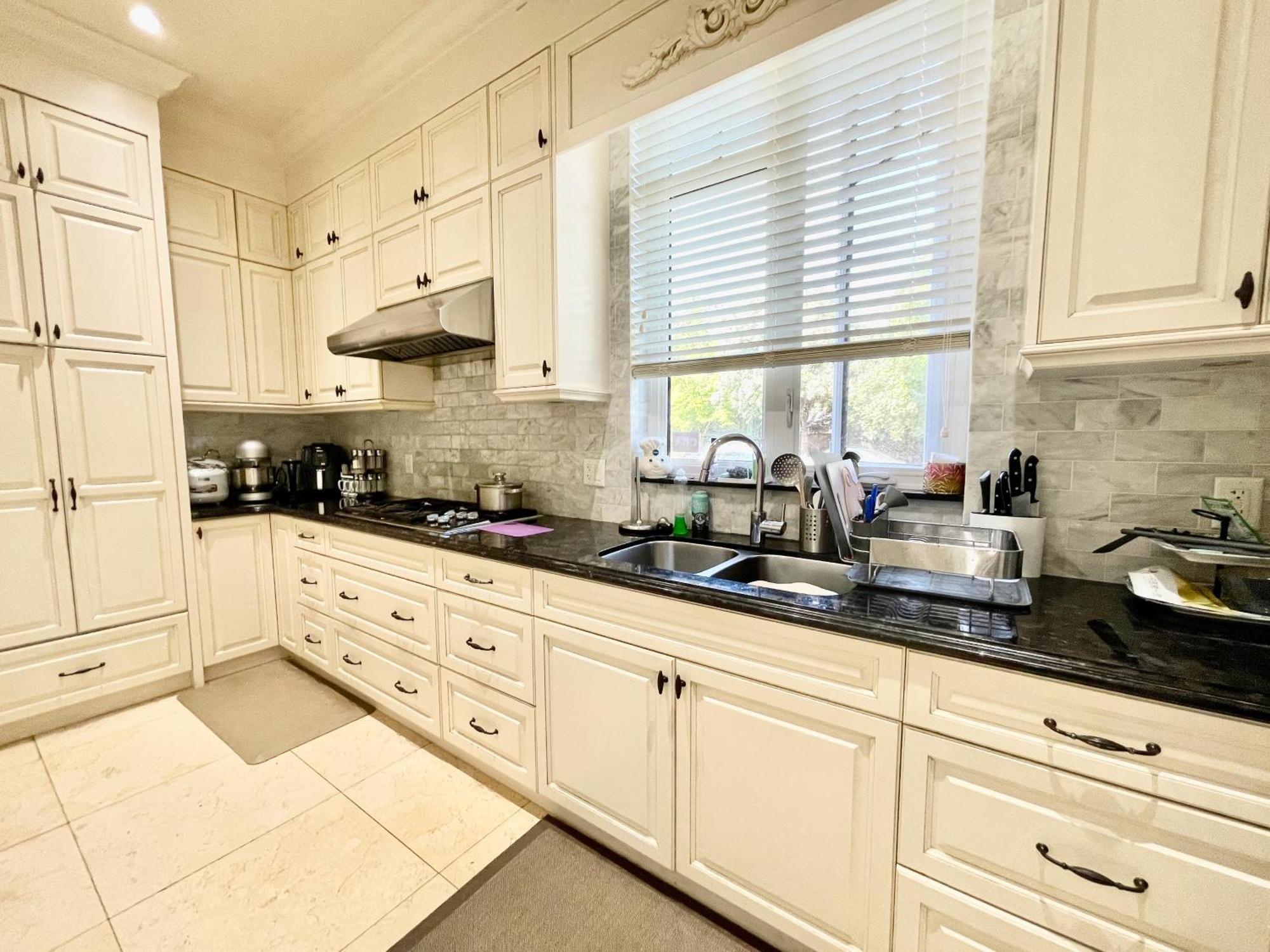 Vancouver Luxury Guesthouse ภายนอก รูปภาพ